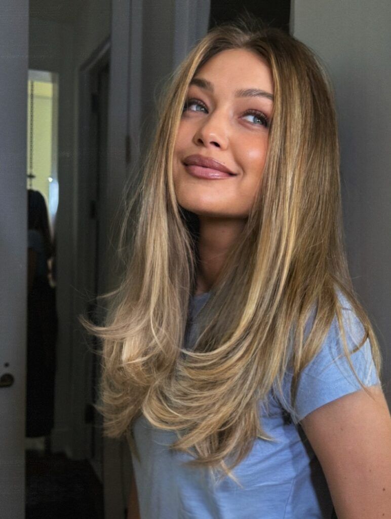 Mid-Back Layers With Ash Blonde Highlights — Hairstyles for Heart Shaped Faces