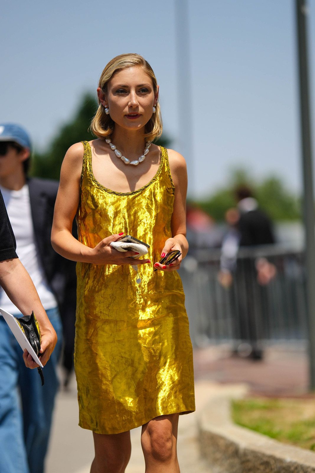 Baroque Pearl Necklace with Metallic Gold Dress and Earrings Baroque Pearl Necklace with Metallic Gold Dress and Earrings — Pearl Necklace Outfits