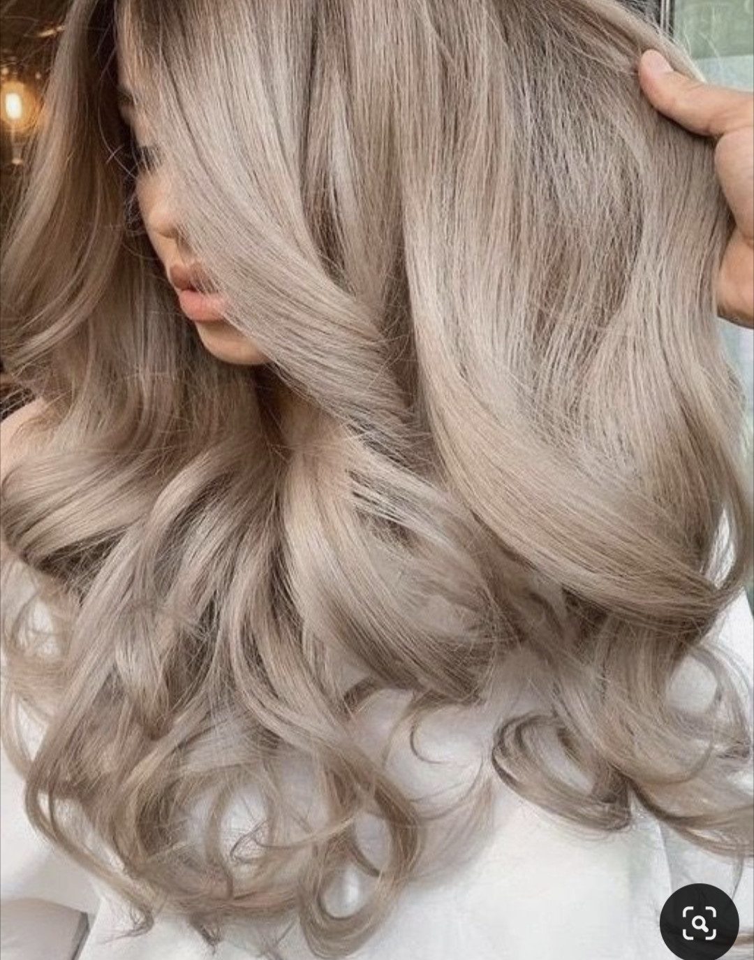 Mid-Back Thick Wavy Beige Blonde