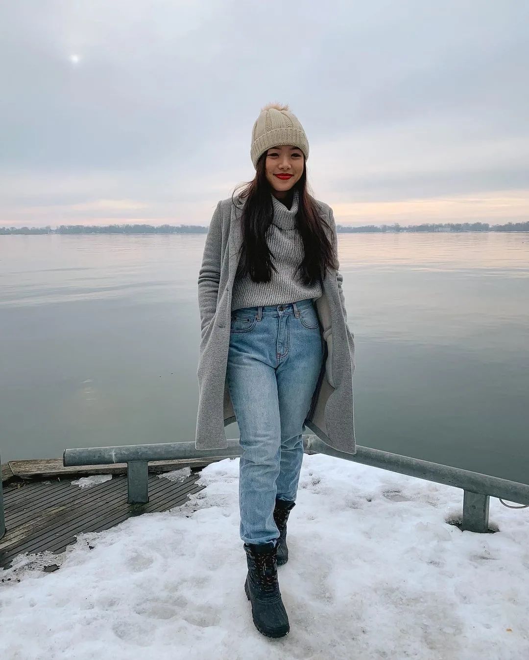 Light Grey Wool Coat for Snowy City Strolls Light Grey Wool Coat for Snowy City Strolls — Toronto Outfits