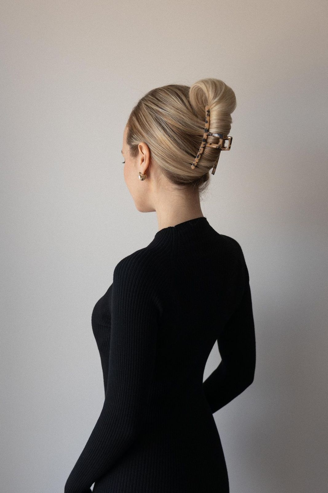 Mid-Back Visual Idea Mid-Back Visual Idea — Hair Clip Hairstyles