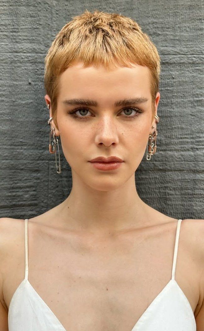 Chic Honey Blonde Micro Pixie — Very Short Haircuts