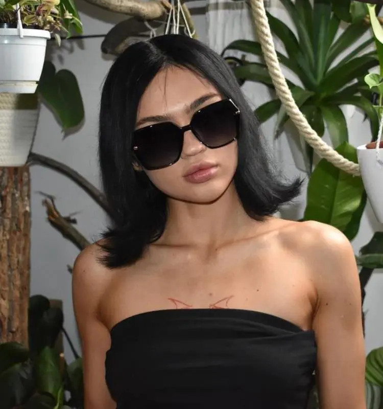 Bold and Minimalist: Oversized Square Sunglasses — Sunglasses for Oval Face
