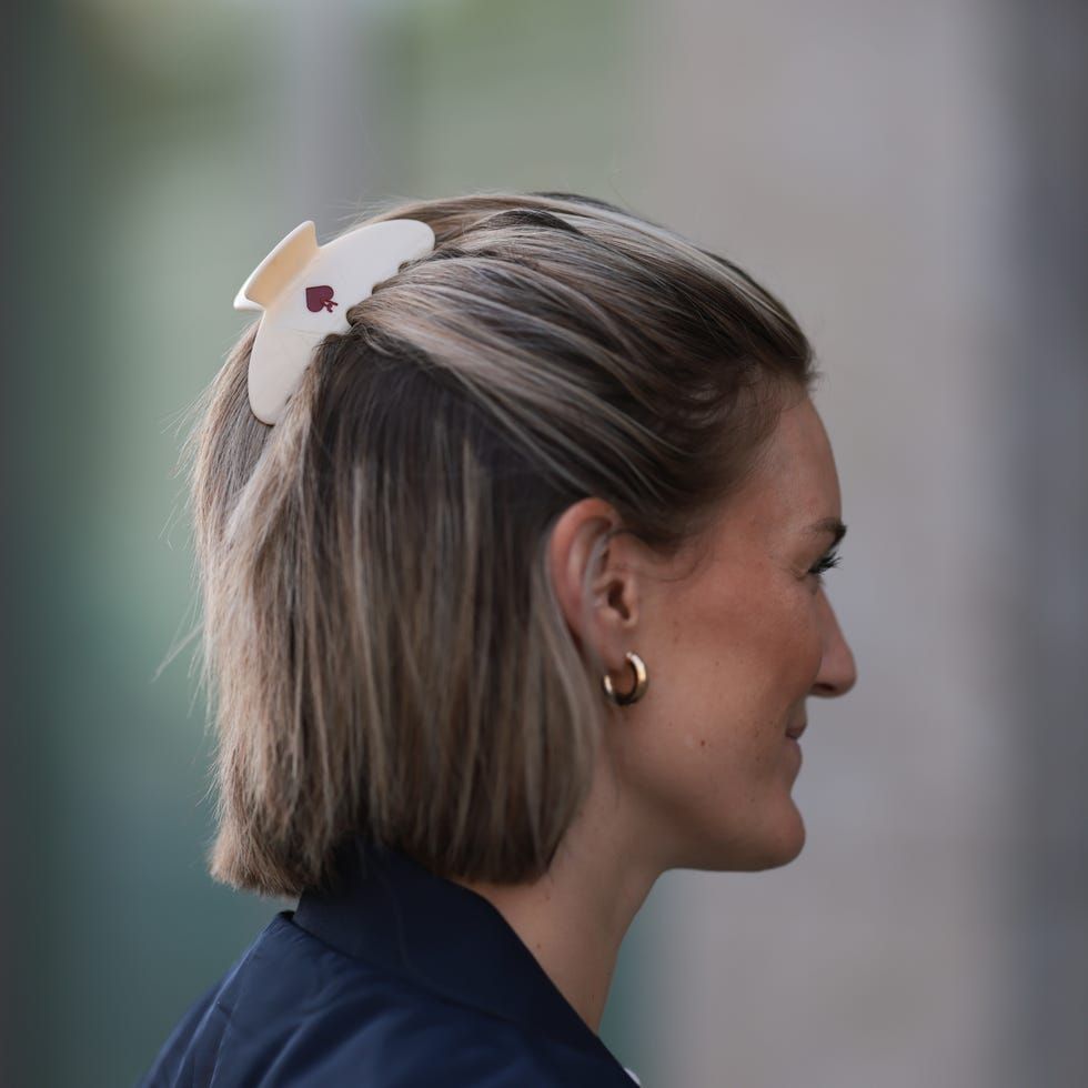 Chin Visual Idea — Claw Clip Hairstyles
