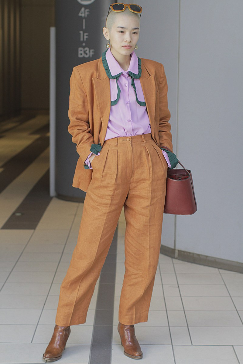 Sophisticated Linen Suit with a Pop of Contrasting Collar — Tokyo Outfits
