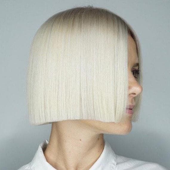 Sleek Ash Blonde Ear-Length Bob — Blonde Bob