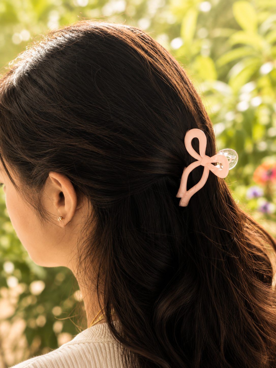 No Bangs Mid-Back Straight Dark Brown With Bow Clip — Half Up Claw Clip
