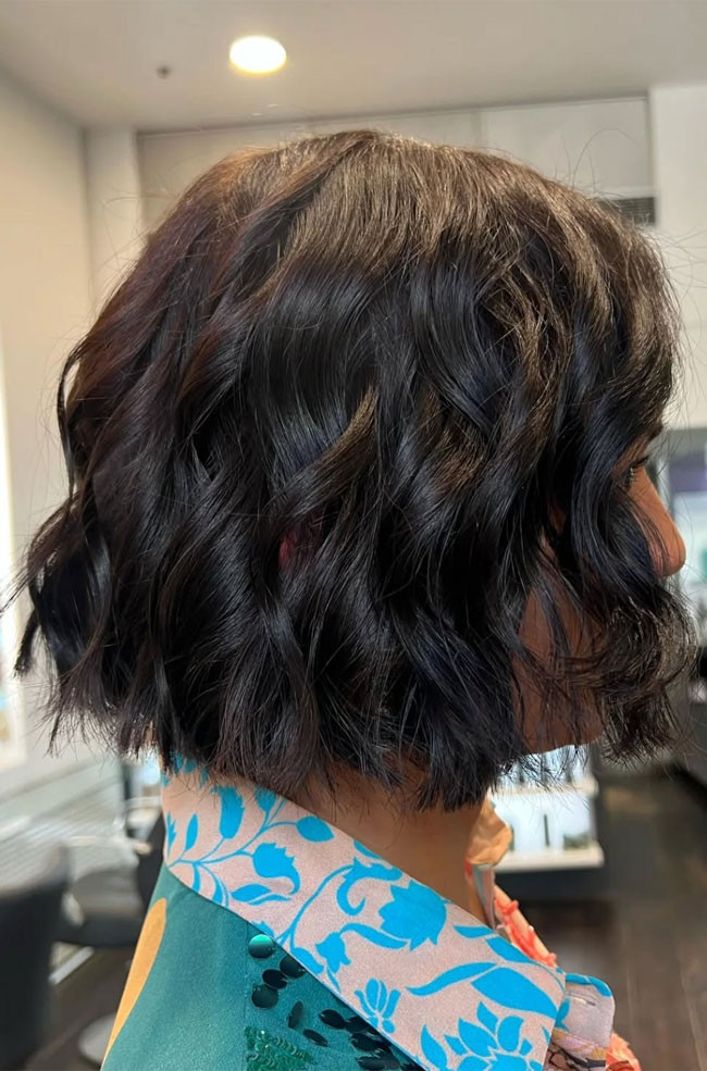 No Bangs Collarbone Wavy Tousled Bob No Bangs Collarbone Wavy Tousled Bob — Relaxed Hair Bob