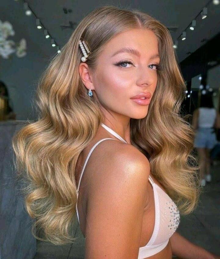 Front View Medium Crop Visual Idea — Prom Hairstyles