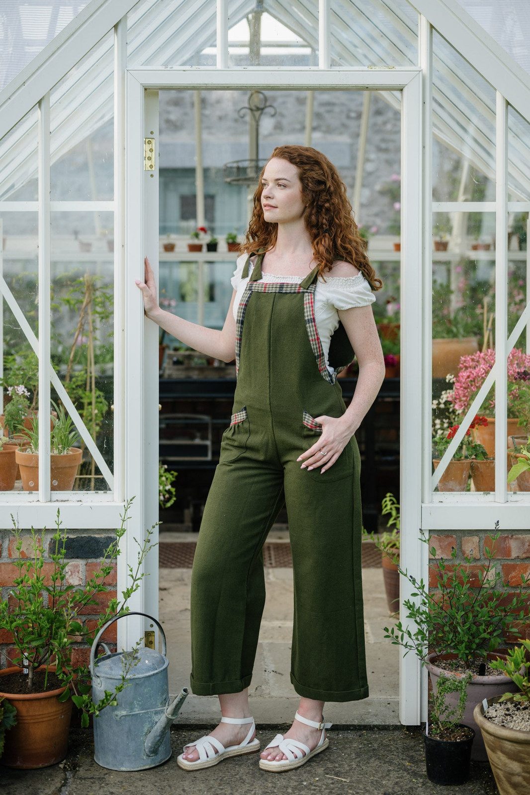 Olive Green Cropped Overalls with Off-the-Shoulder Top Olive Green Cropped Overalls with Off-the-Shoulder Top
