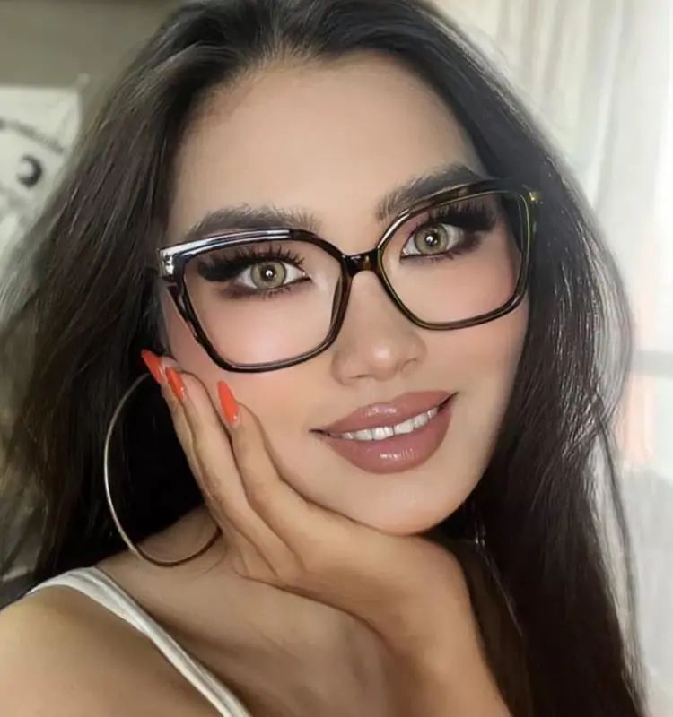 Dark Brown Cat-Eye Glasses for a Chic Look — Sunglasses for Heart Shaped Face