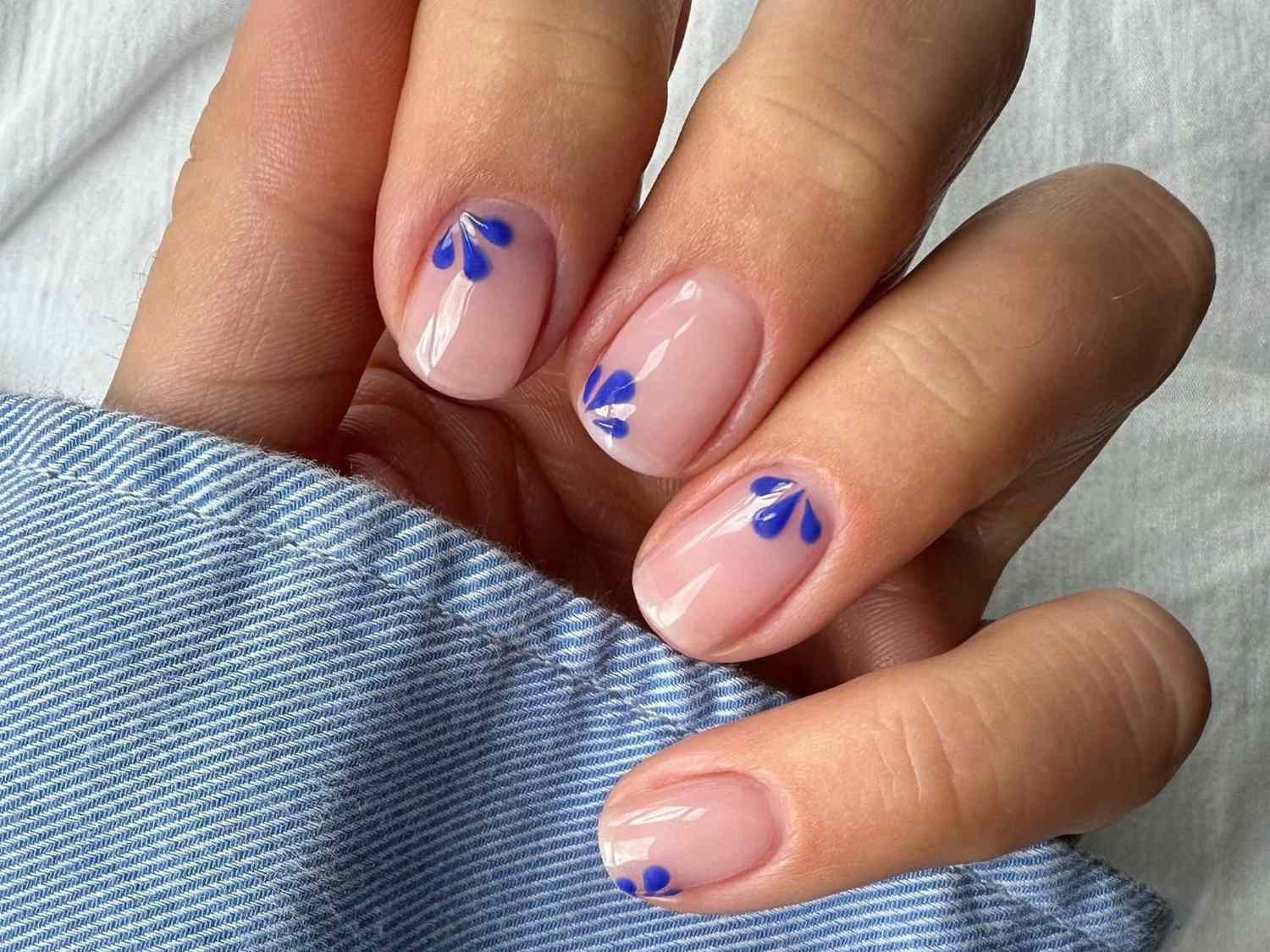 Blue Floral Accents On Accent Nails Visual Idea Blue Floral Accents On Accent Nails Visual Idea — Shellac Nails