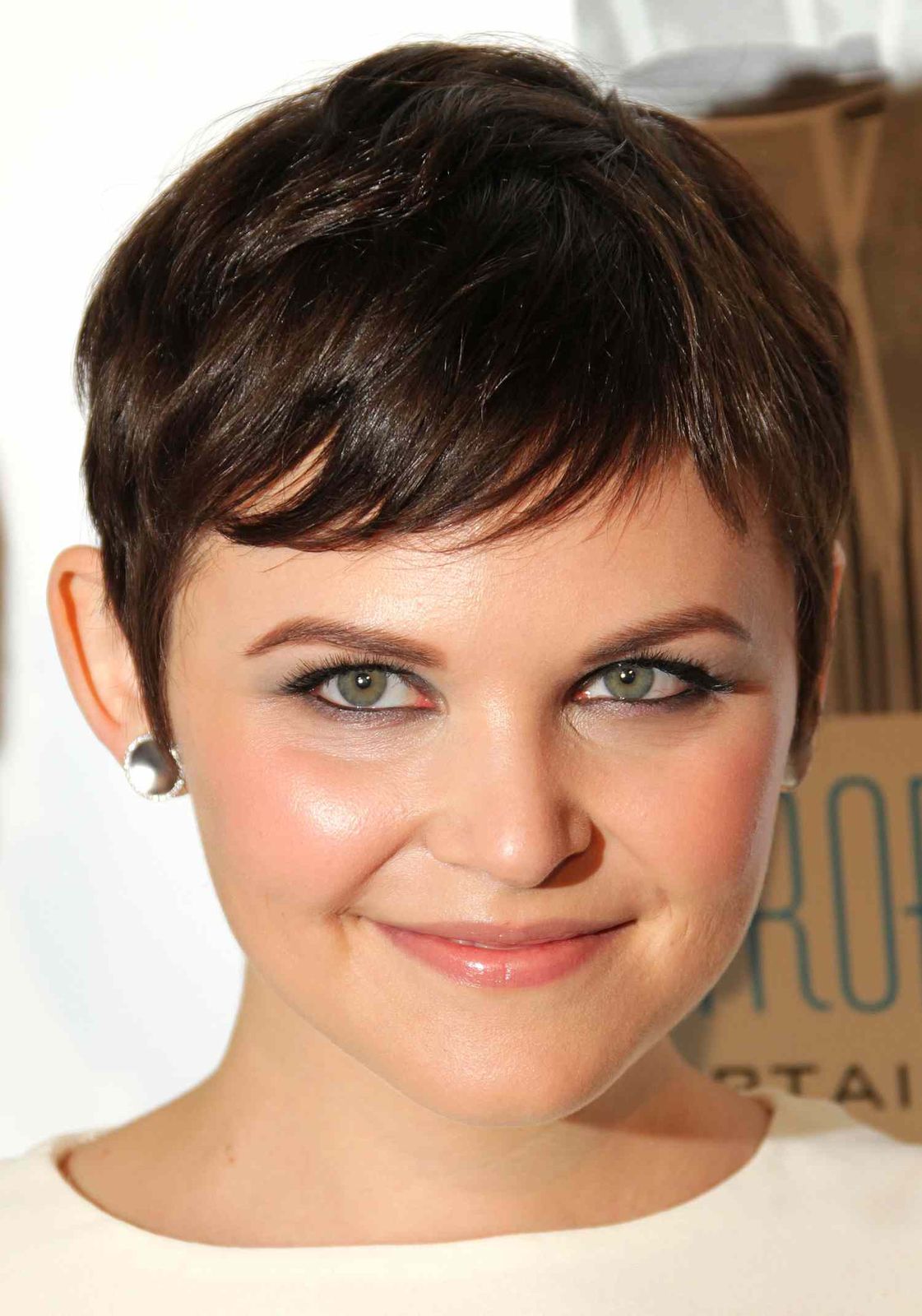Visual Idea — Piecey Layers And Side-Swept Bangs — Hairstyles for Heart Shaped Faces