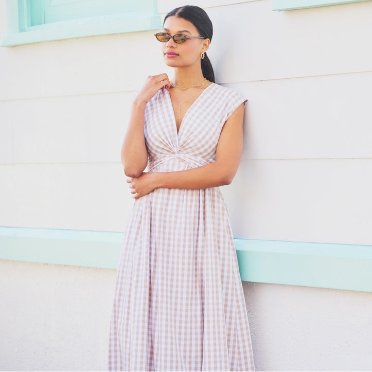 Gingham Midi Dress with Flats for a Chic Daytime Smart Casual — Smart Casual Outfits