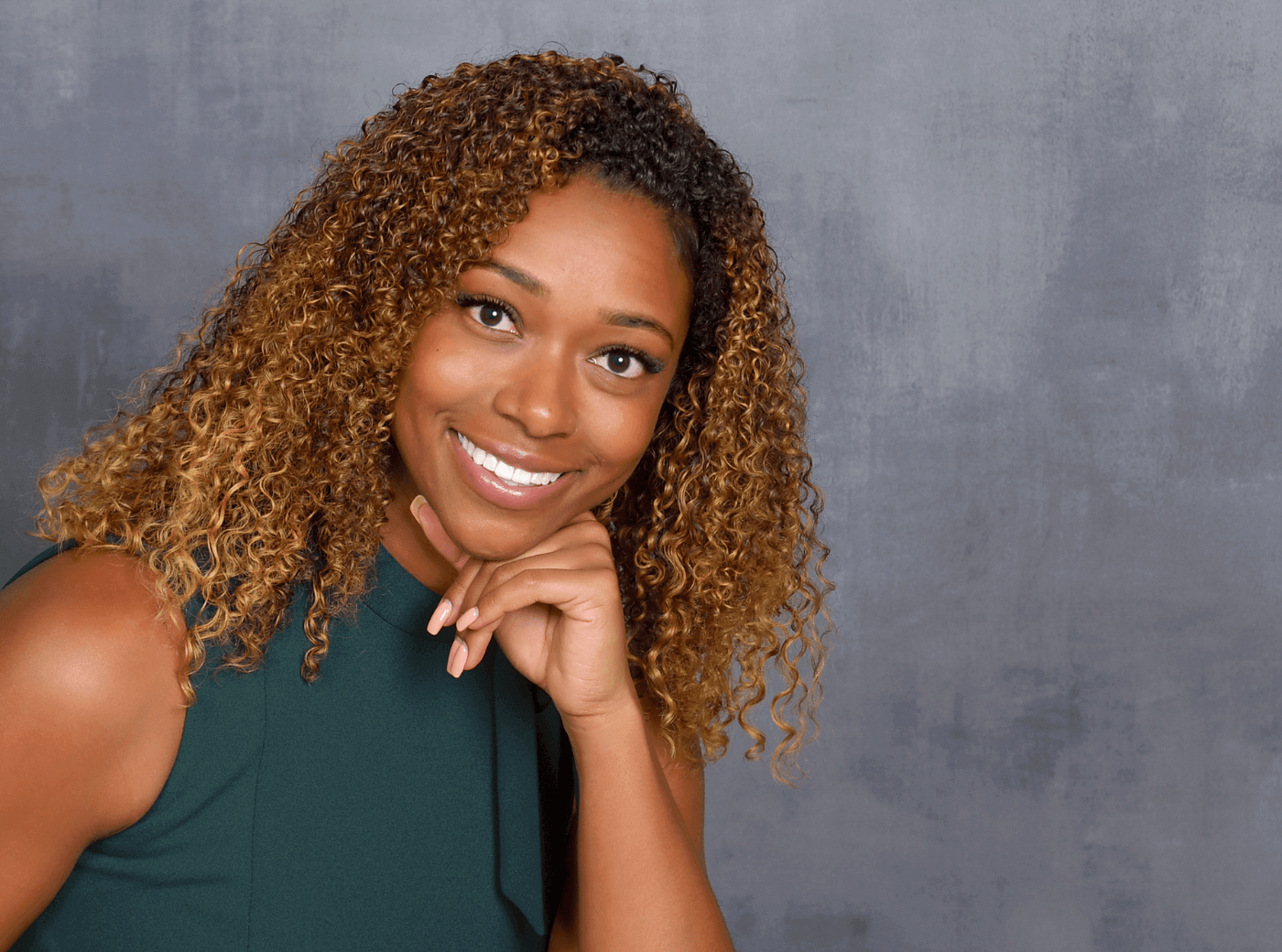 Vibrant Green: Fitted Sleeveless Dress for a Modern Headshot — Headshot Outfits