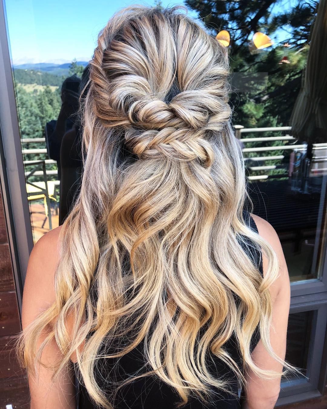 Mid-Back Visual Idea Mid-Back Visual Idea — Half Up Half Down Long Hair