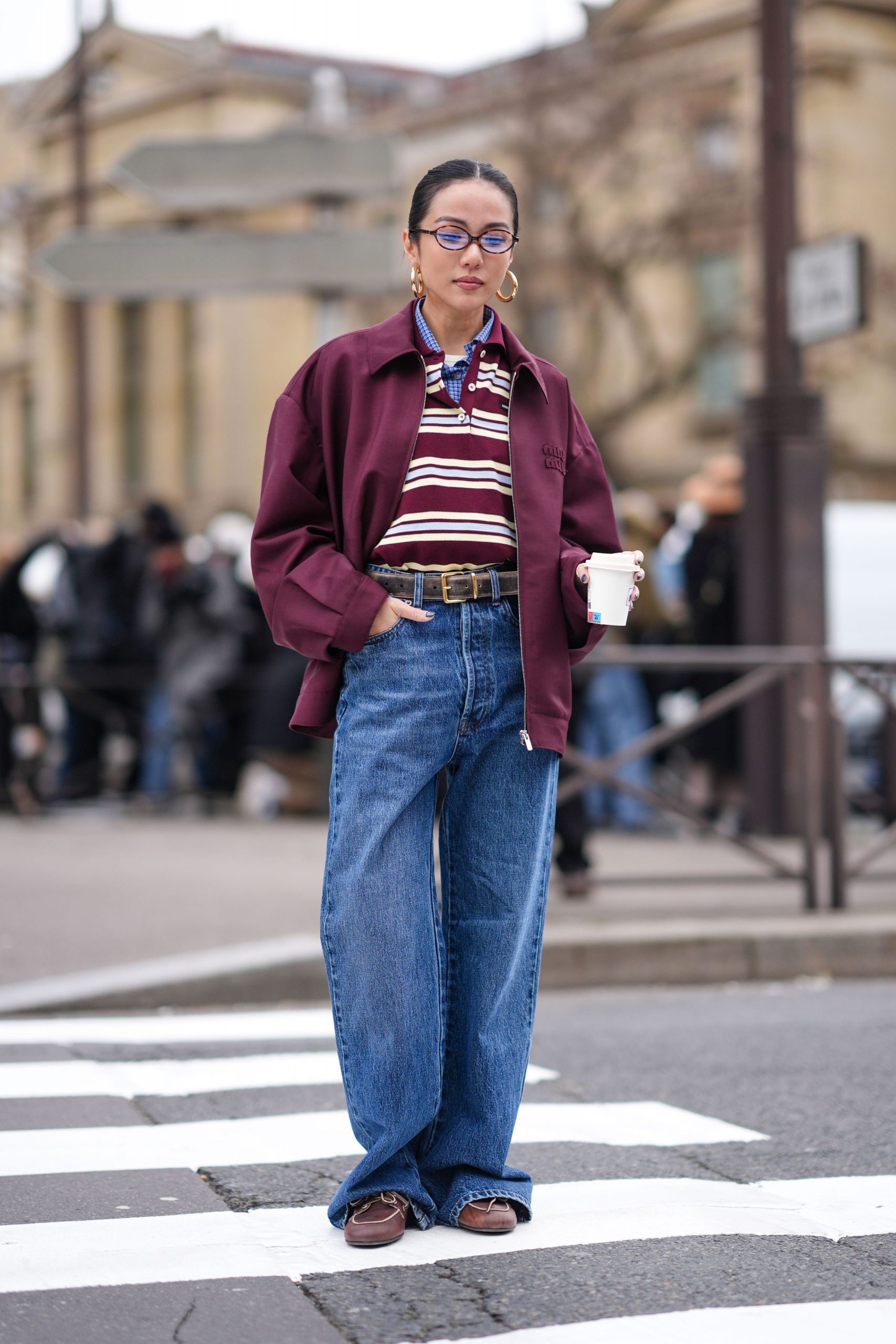 Relaxed Wide-Leg Jeans with an Oversized Jacket and Loafers Relaxed Wide-Leg Jeans with an Oversized Jacket and Loafers — Jeans Outfits