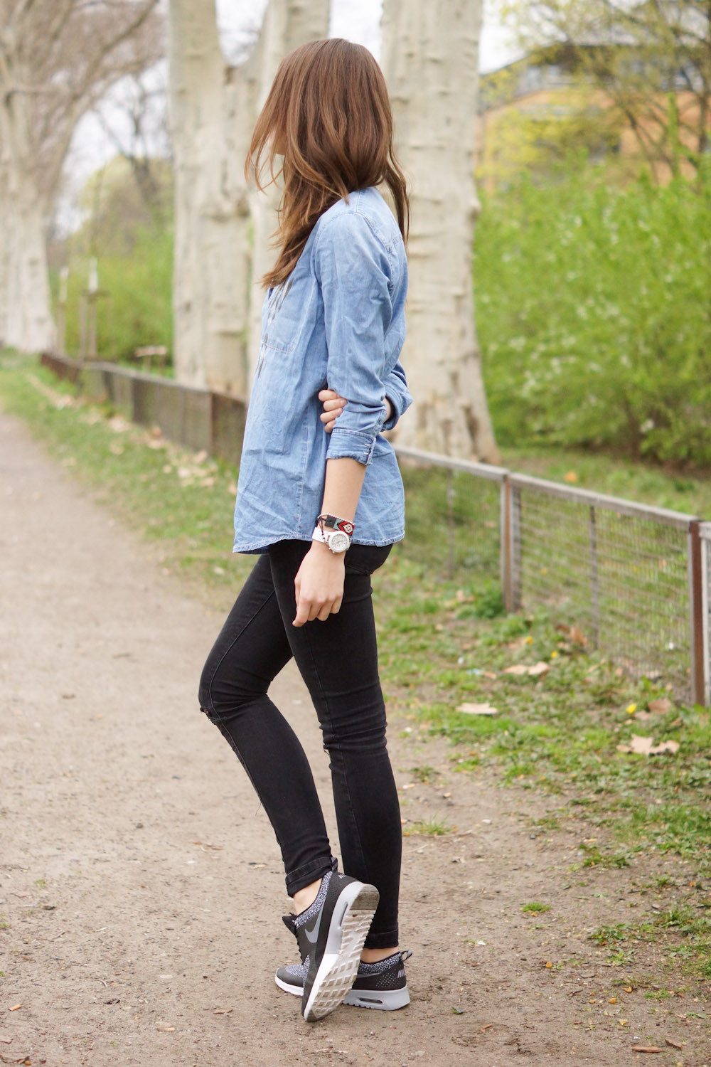 Closet vs. Buy: Denim Shirt and Jeans with Air Max Thea Closet vs. Buy: Denim Shirt and Jeans with Air Max Thea — Air Max Outfits