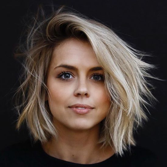 Collarbone Ash Blonde Bob With Textured Layers — Haircuts for Round Faces