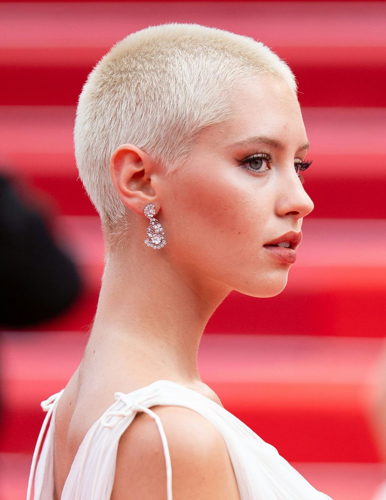Air-Dried Platinum Side Buzz — Buzz Cut for Women