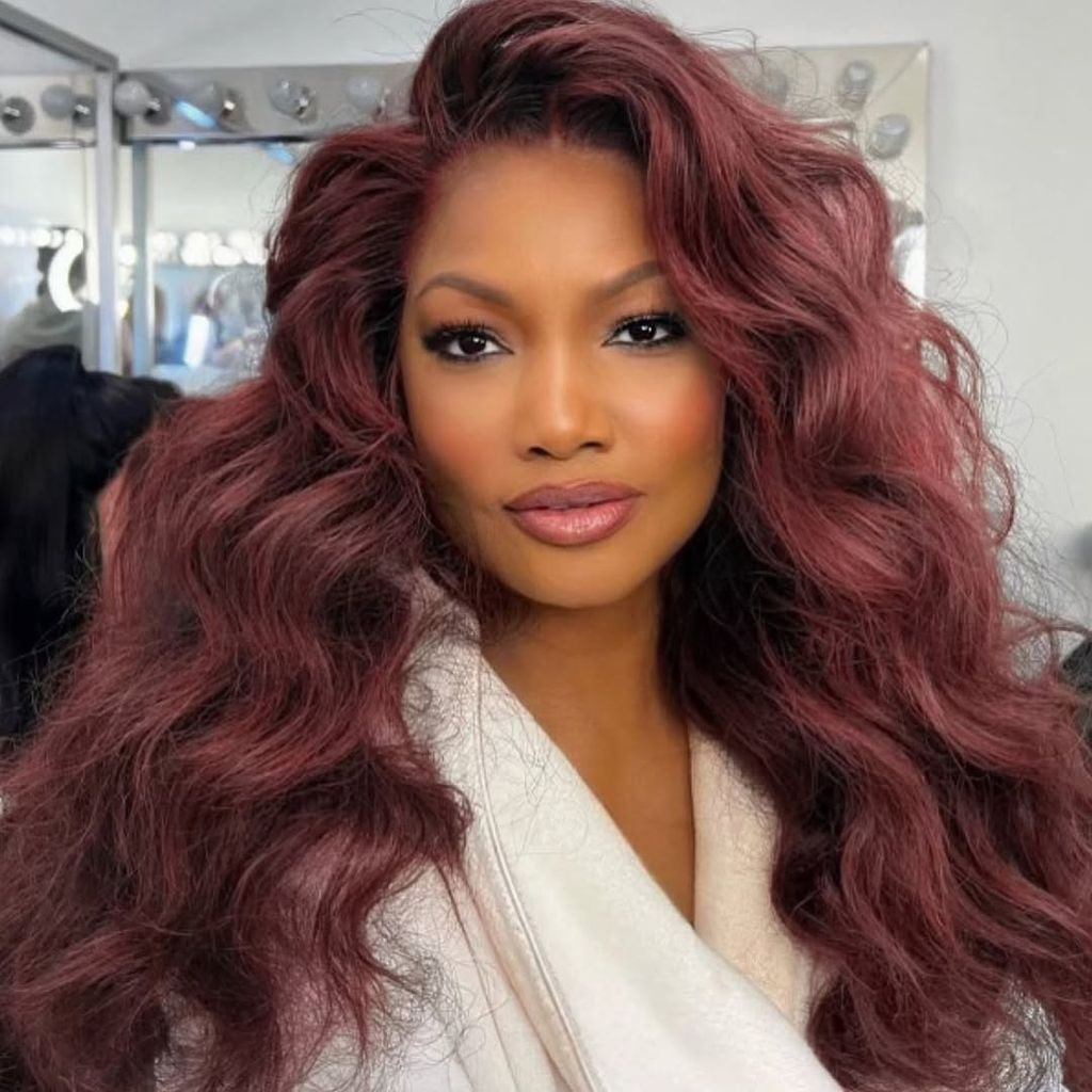 Vibrant Ginger Mid-Back Waves — Red Hair Colors
