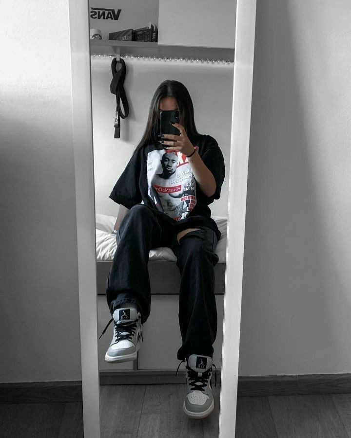 Ripped Jeans and Graphic Tee: Edgy Essentials Ripped Jeans and Graphic Tee: Edgy Essentials — Skater Girl Outfits