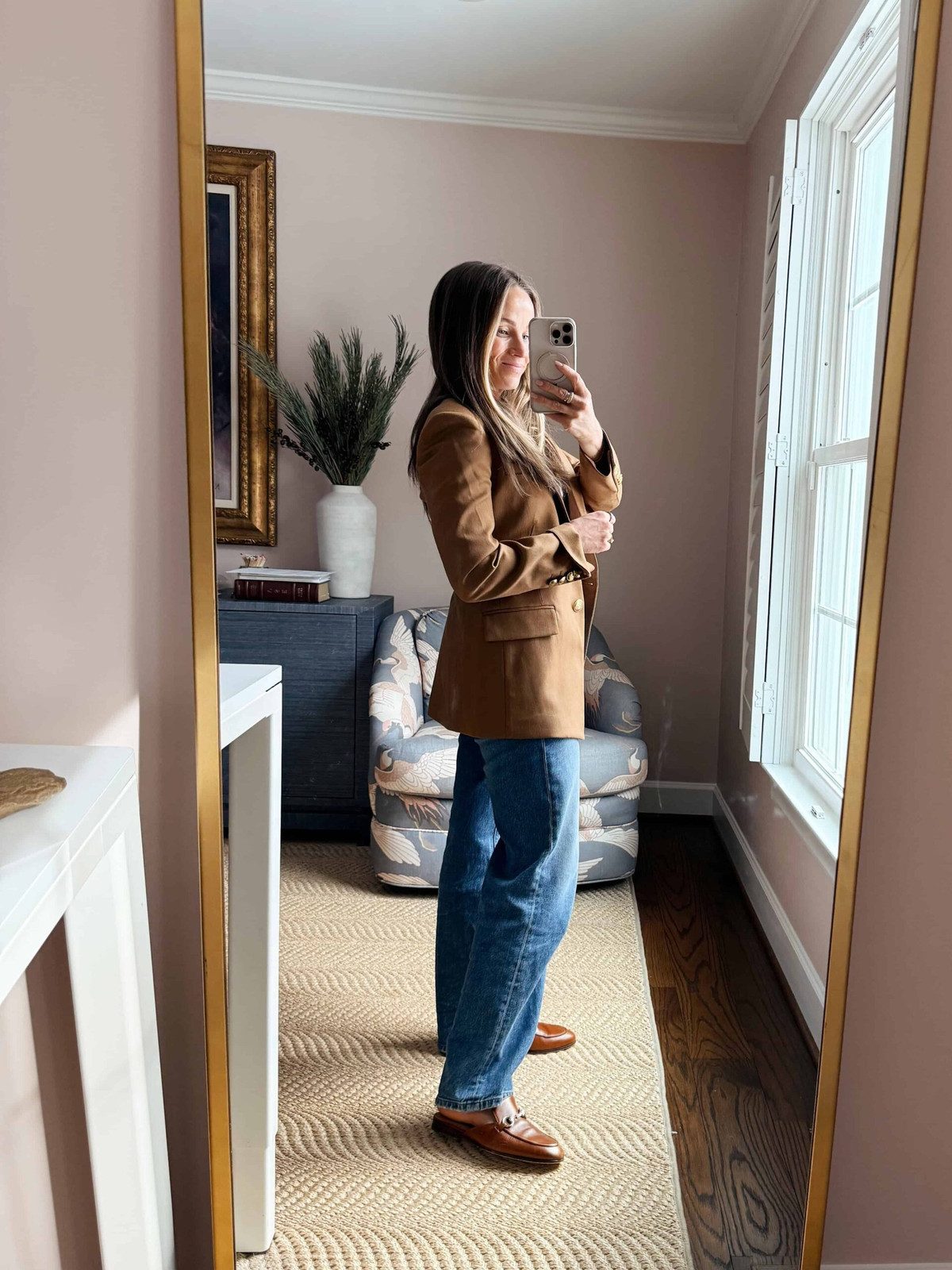 Monochromatic Tan: Tan Loafers with Wide Jeans and a Tan Blazer — Loafers with Jeans Outfits