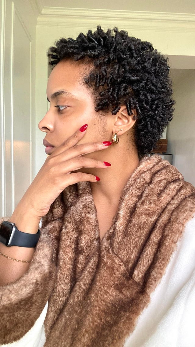 Ear Short Black Hair Tight Curls — Perm Rod Set