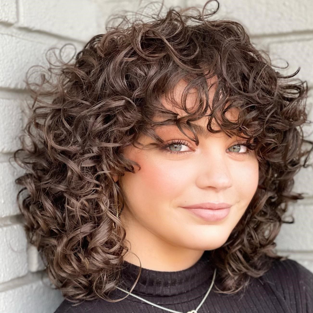 Collarbone Shag With Curly Fringe Collarbone Shag With Curly Fringe — Easy Hairstyles for Curly Hair