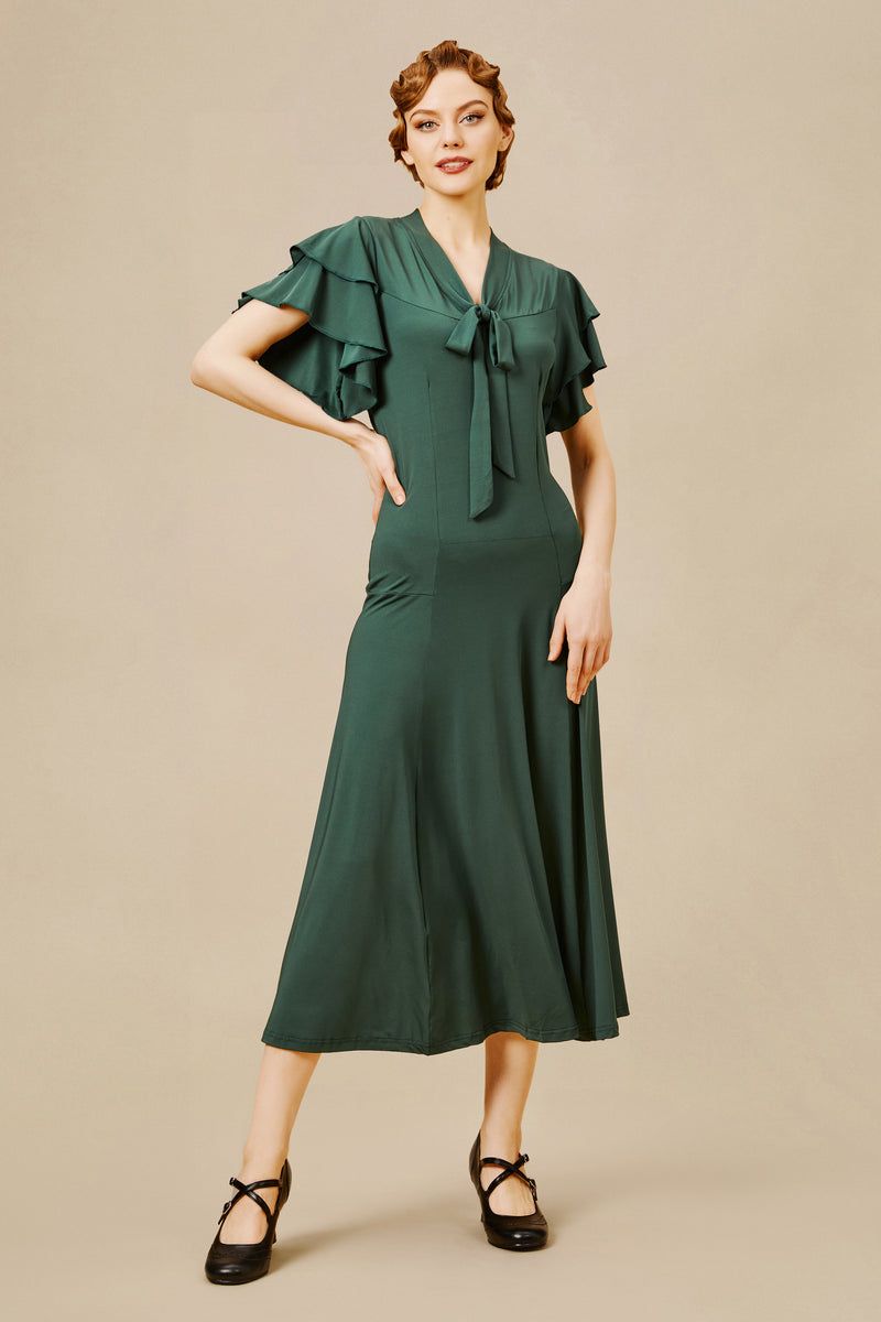 Fit and Flare Dress with Ruffled Sleeves for Evening Fit and Flare Dress with Ruffled Sleeves for Evening — Outfits for Women in Their 20s