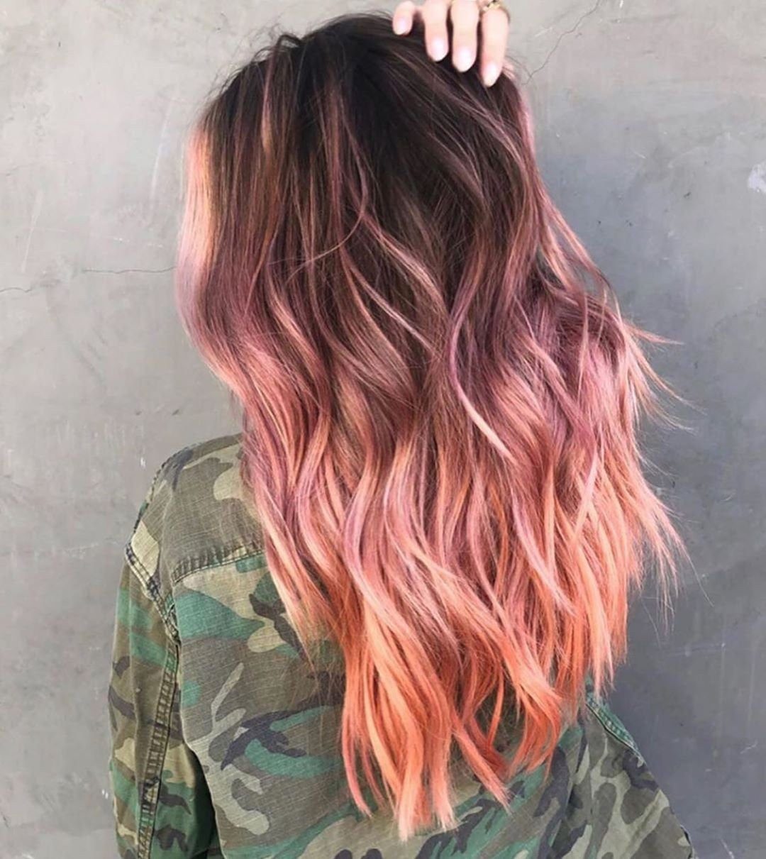 Long Layers Rose Gold Ombre Mid-Back Waves Long Layers Rose Gold Ombre Mid-Back Waves — Rose Gold Hair