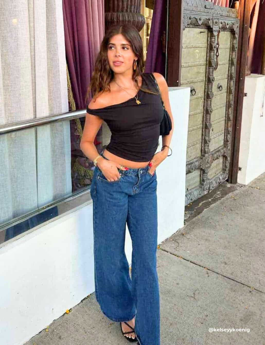 Off-the-Shoulder Top and Wide-Leg Jeans: A Flirty Combination Off-the-Shoulder Top and Wide-Leg Jeans: A Flirty Combination — Bar Crawl Outfits