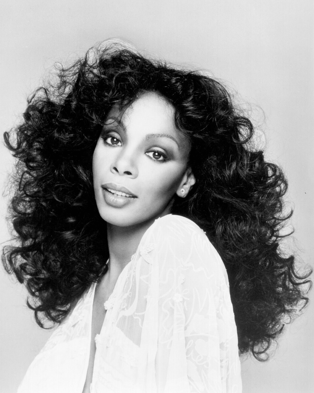 Mid-Back Visual Idea Mid-Back Visual Idea — 70s Hairstyles