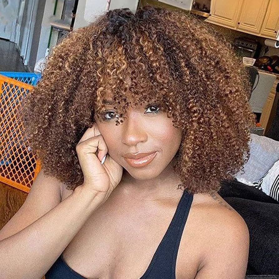 Collarbone Bob With Blonde Highlights Collarbone Bob With Blonde Highlights — Curly Wig Styles