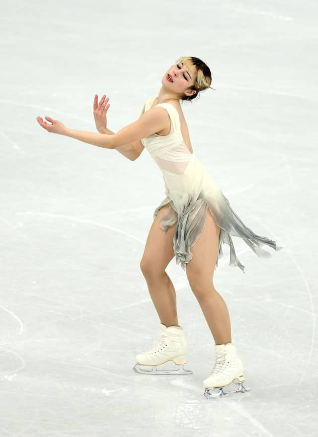 Air-Dried Collarbone Waves Air-Dried Collarbone Waves — Figure Skating Hairstyles