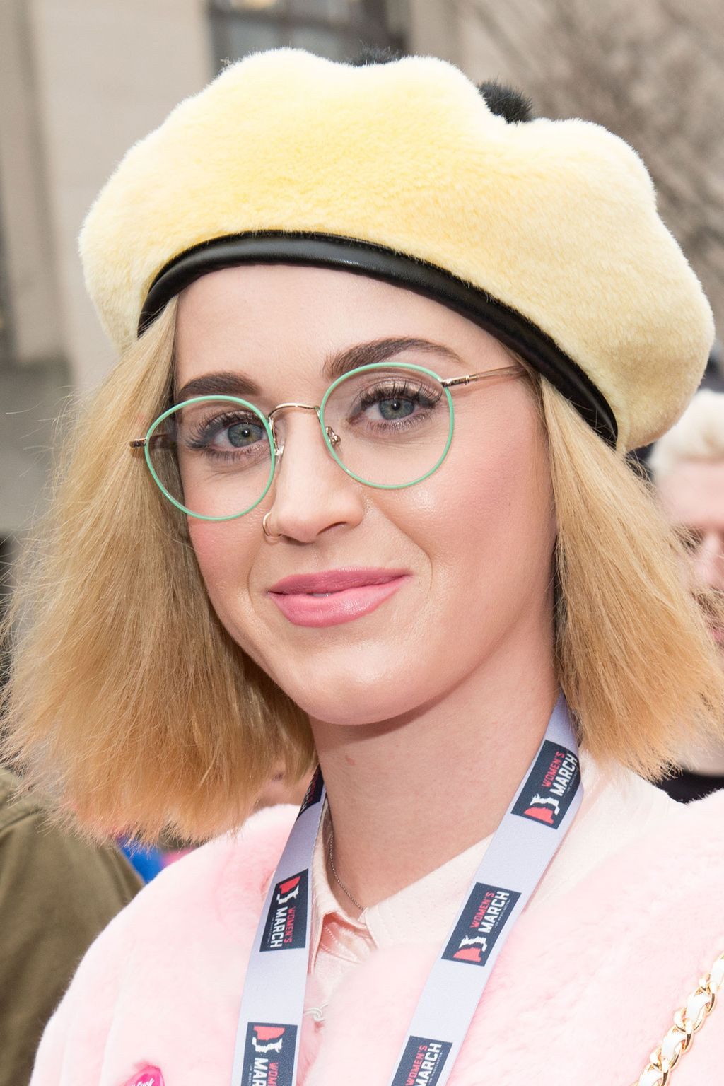 Sleek Blunt Bob for Fine Hair Sleek Blunt Bob for Fine Hair — Bob with Glasses