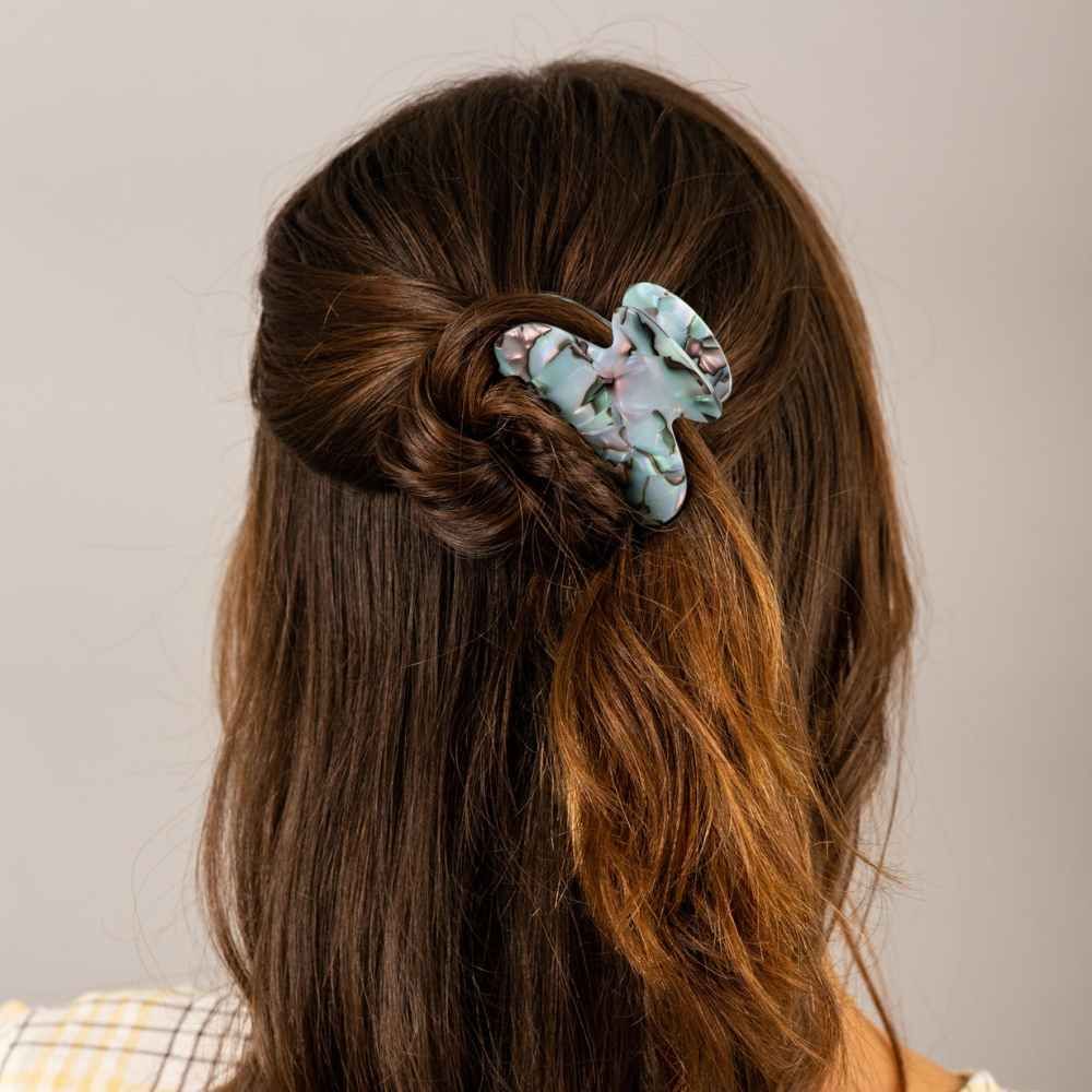 Collarbone Wavy Brown Auburn Twist Clip — Half Up Claw Clip
