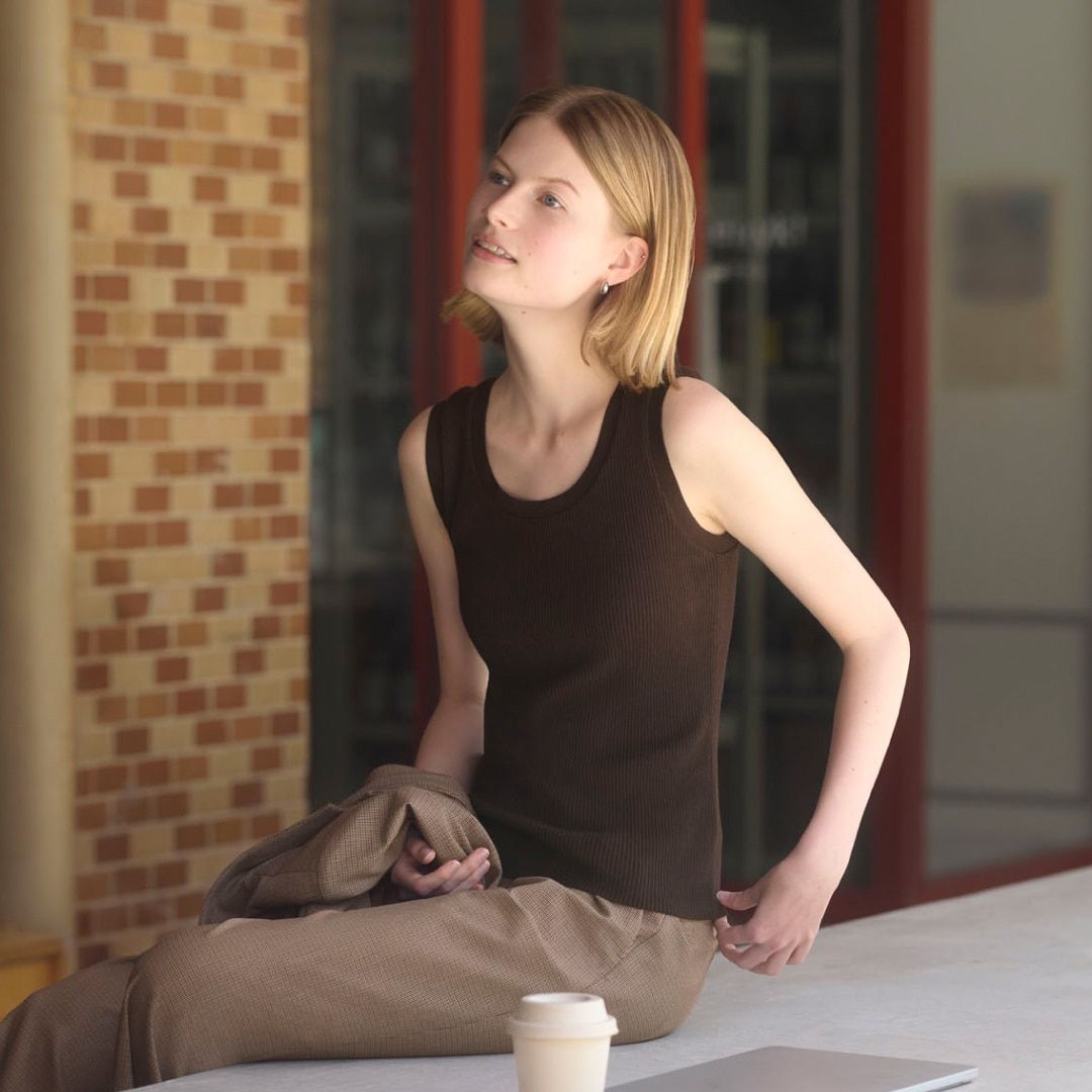 Women's Bra Tops – Built-In Cups, Tanks & Everyday Comfort | UNIQLO US