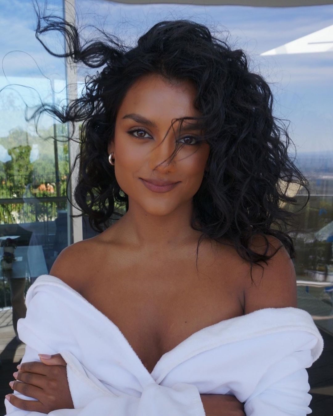 15 Low-Maintenance Vacation Hairstyles