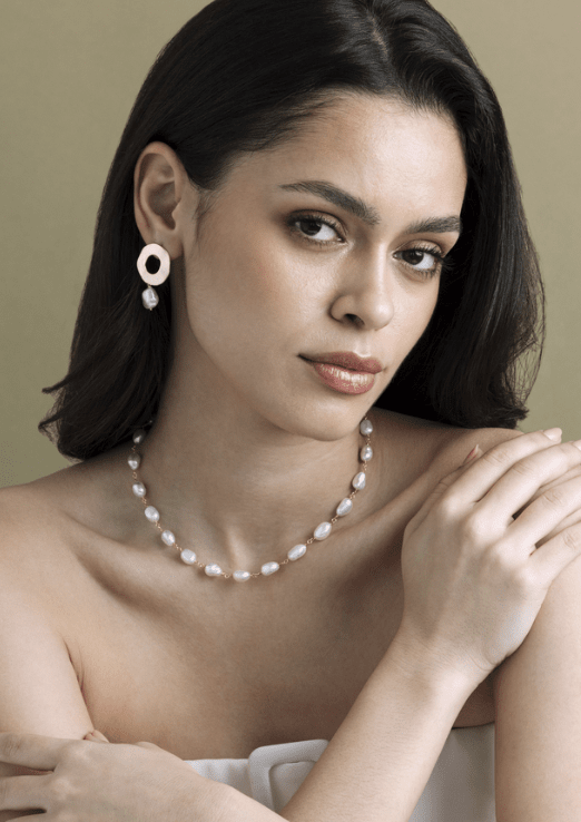 Everyday Elegant Outfit Idea — Pearl Jewelry