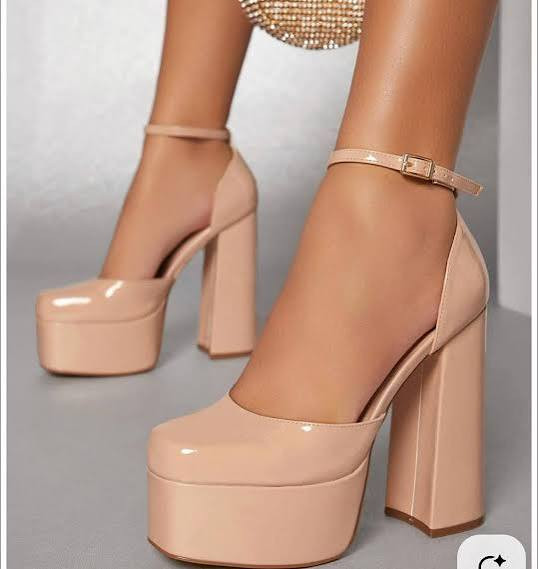 Beige Patent Platform Pumps for Minimalist Chic — Platform Heels Outfits