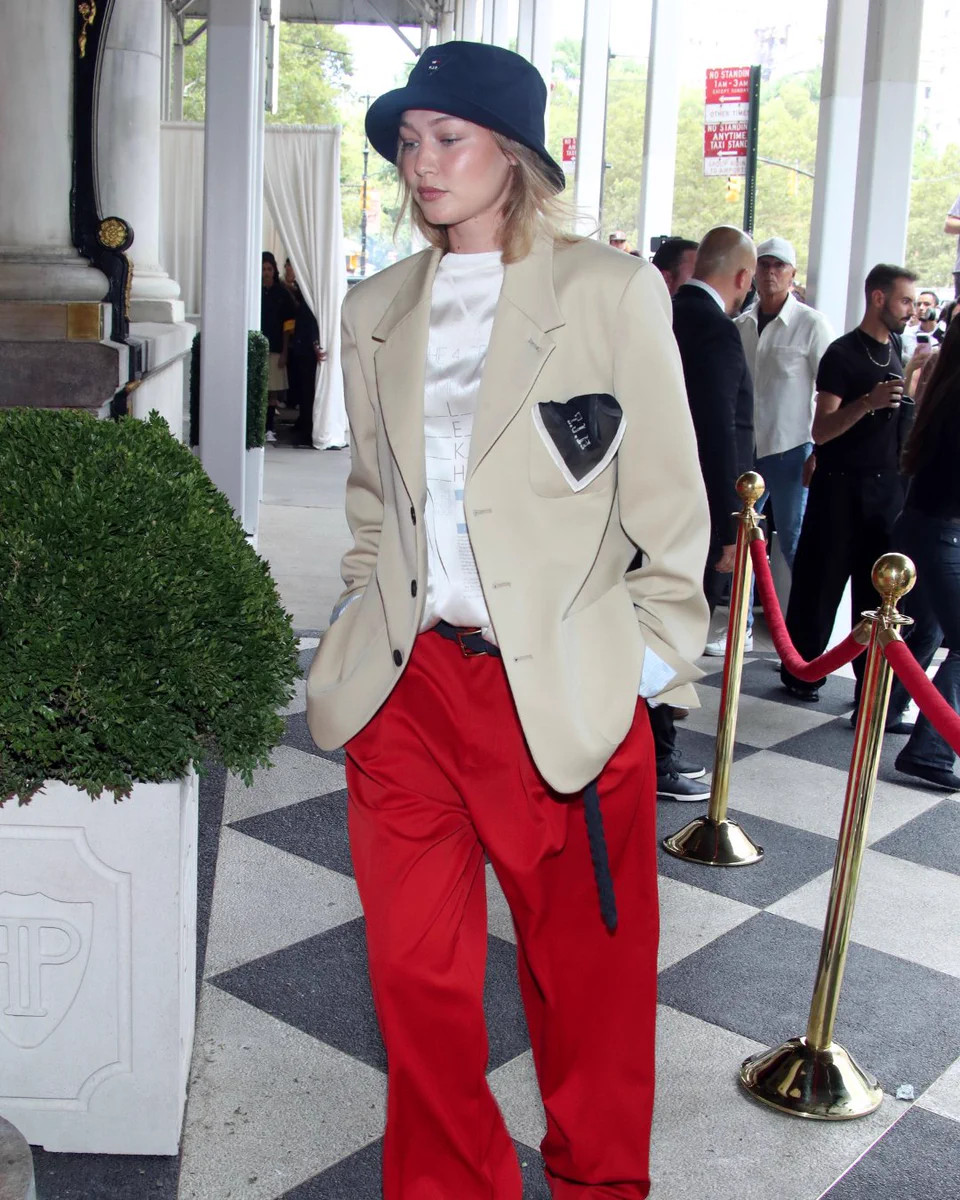 Statement Red Trousers with an Oversized Blazer Statement Red Trousers with an Oversized Blazer — Tommy Hilfiger Outfits