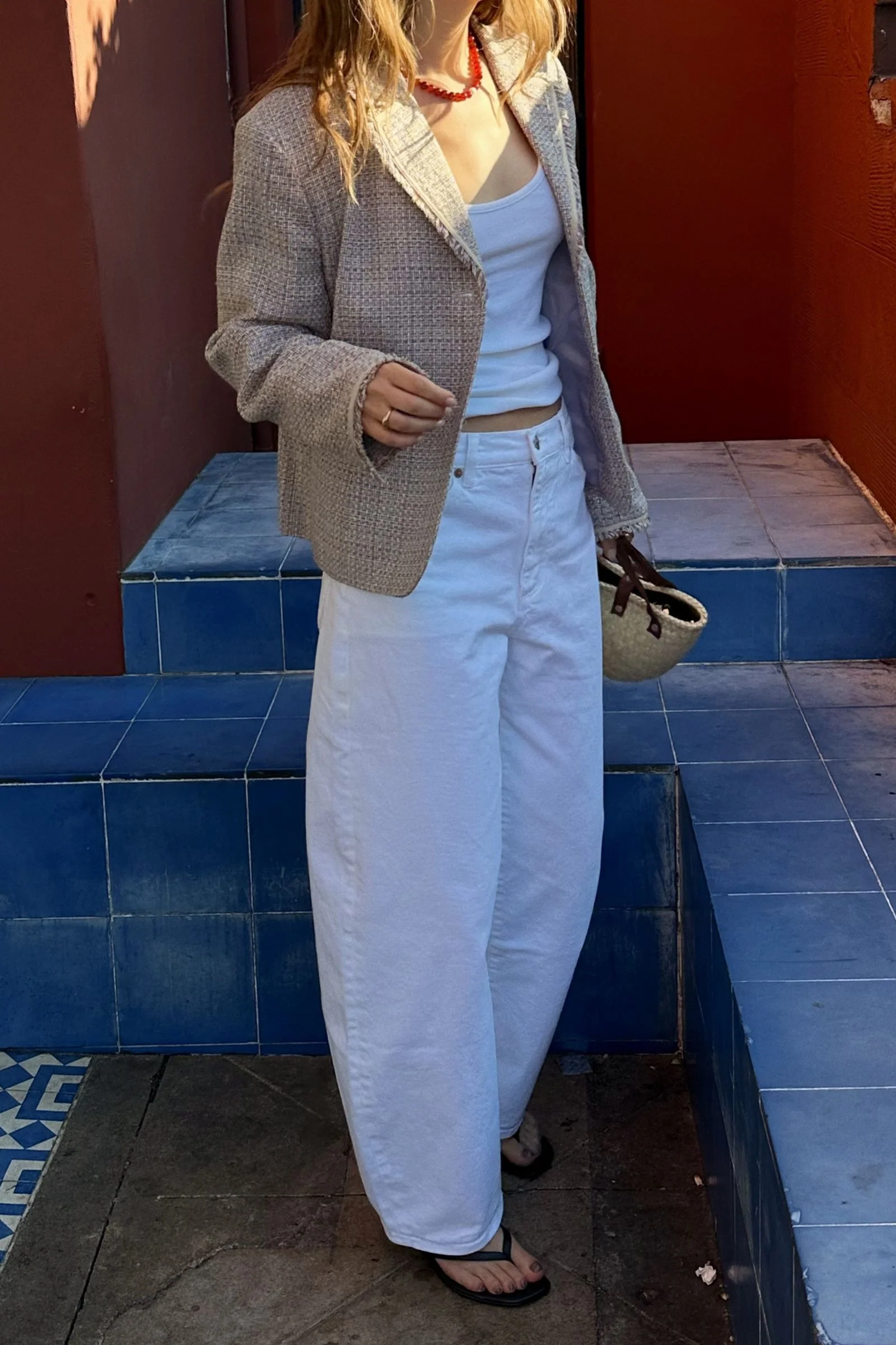 Relaxed Daytime Outfit with White Barrel Jeans and Textured Jacket Relaxed Daytime Outfit with White Barrel Jeans and Textured Jacket