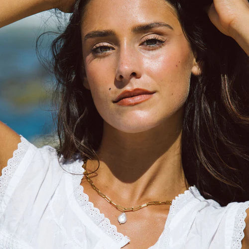Single Pearl Pendant Necklace with Lace-Trimmed Top and Gold Hoops Single Pearl Pendant Necklace with Lace-Trimmed Top and Gold Hoops — Pearl Necklace Outfits