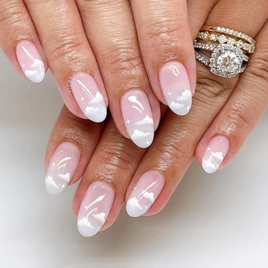 Glossy Cloud French Tip Oval Nails Glossy Cloud French Tip Oval Nails — Cloud Nails