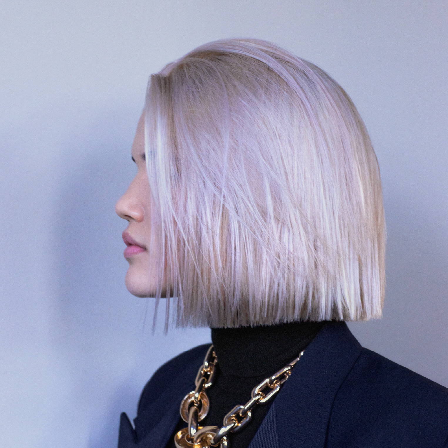 The Sharp Ash Blonde Blunt Bob The Sharp Ash Blonde Blunt Bob — Work Hairstyles