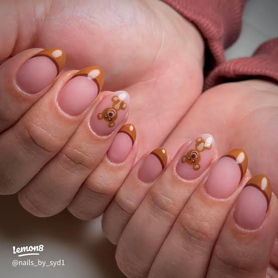 Small Teddy Bear Motifs On Accent Nails Visual Idea — Baby Shower Nails