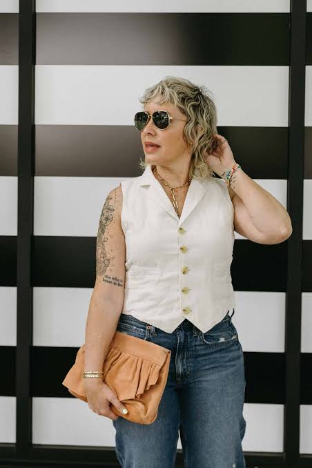 Lightweight Linen Vest for Summer Chic — Vest Outfits