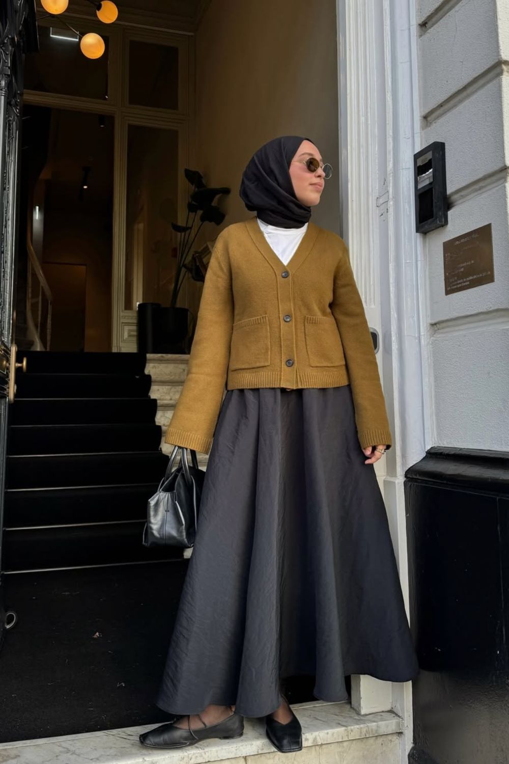 30 Effortlessly Chic Muslimah Fashion Casual Outfits You'll Want to Wear on Repeat - London Kensington Guide