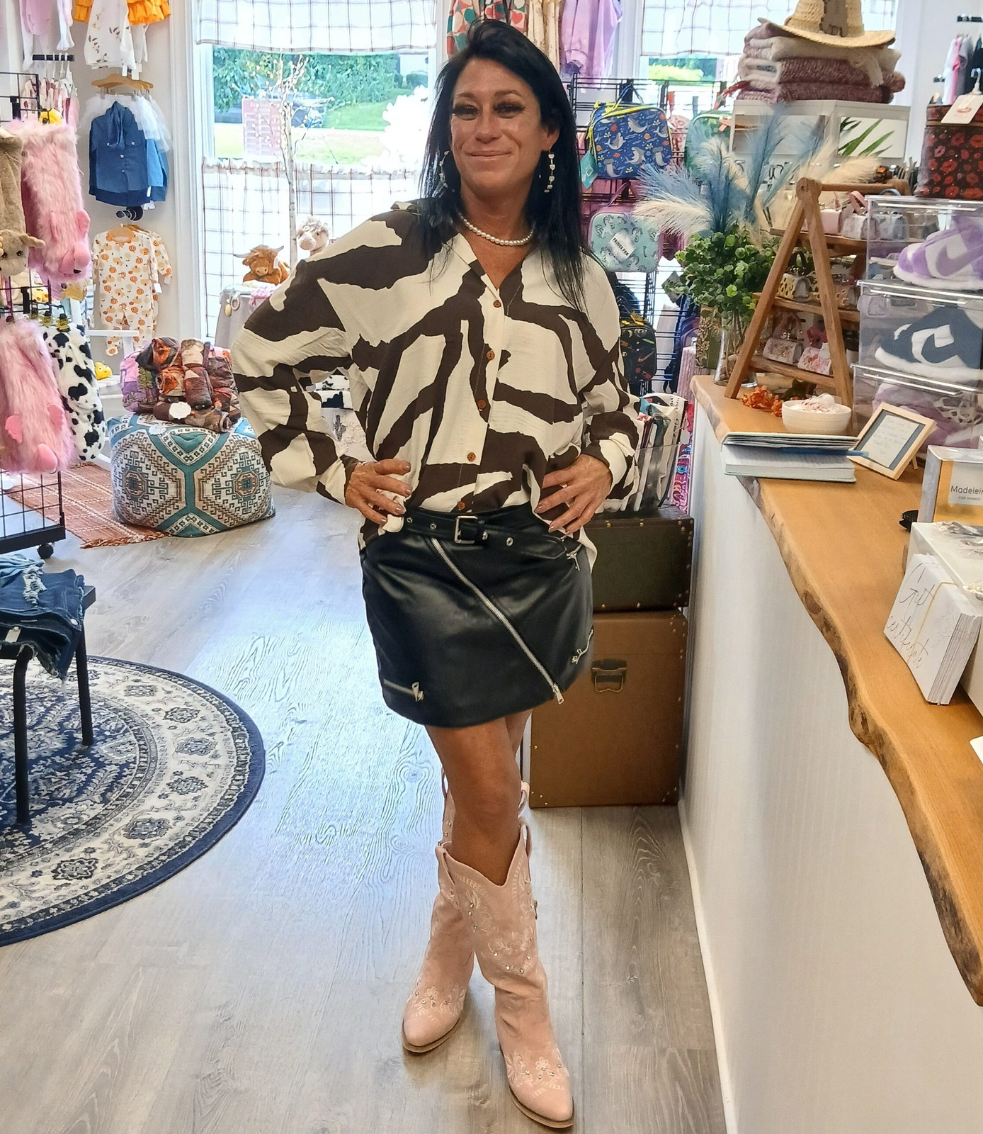 Printed Blouse with Leather Skirt and Pink Cowboy Boots Printed Blouse with Leather Skirt and Pink Cowboy Boots — Urban Outfitters Outfits